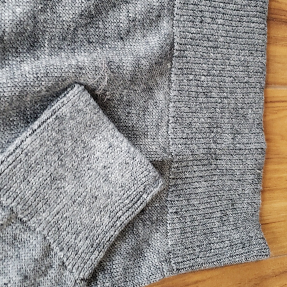 Banana Republic 100% Linen Crew Neck Sweater - Picture 4 of 5